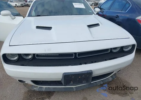 2015 Dodge Challenger Sxt z USA, uszkodzony, nr VIN 2C3CDZAG4FH724445